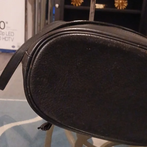 Burberrys Vintage Leather Bucket crossbody with Tassels & dust bag Black EUC - Picture 5 of 8